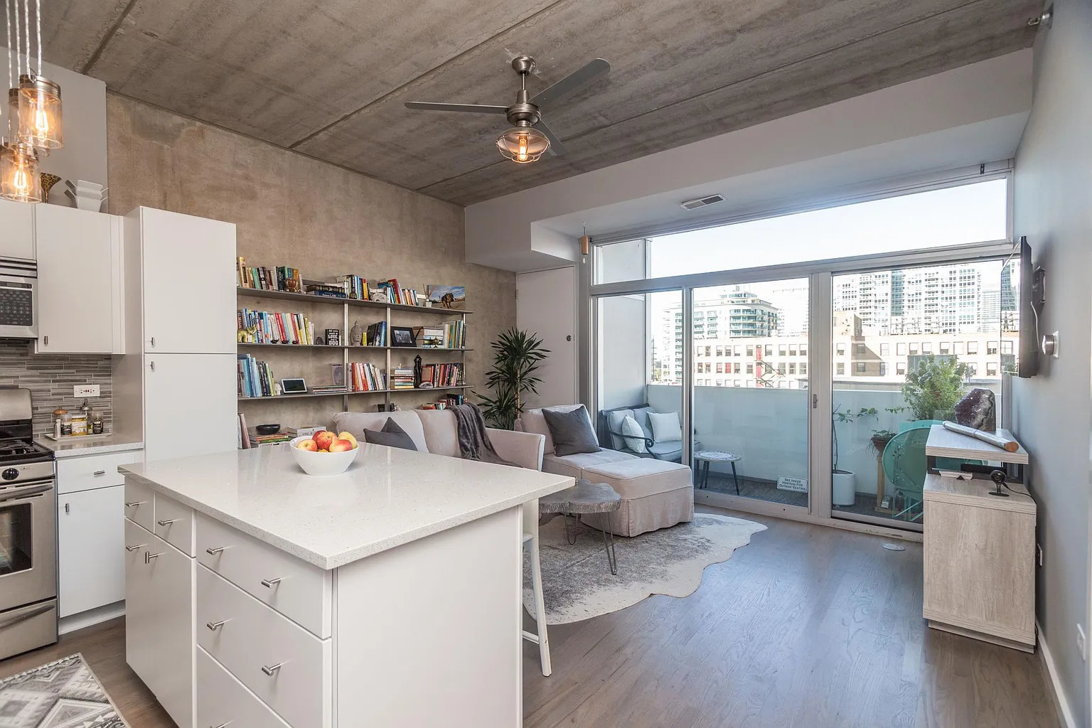 630 N Franklin Street Unit: 718