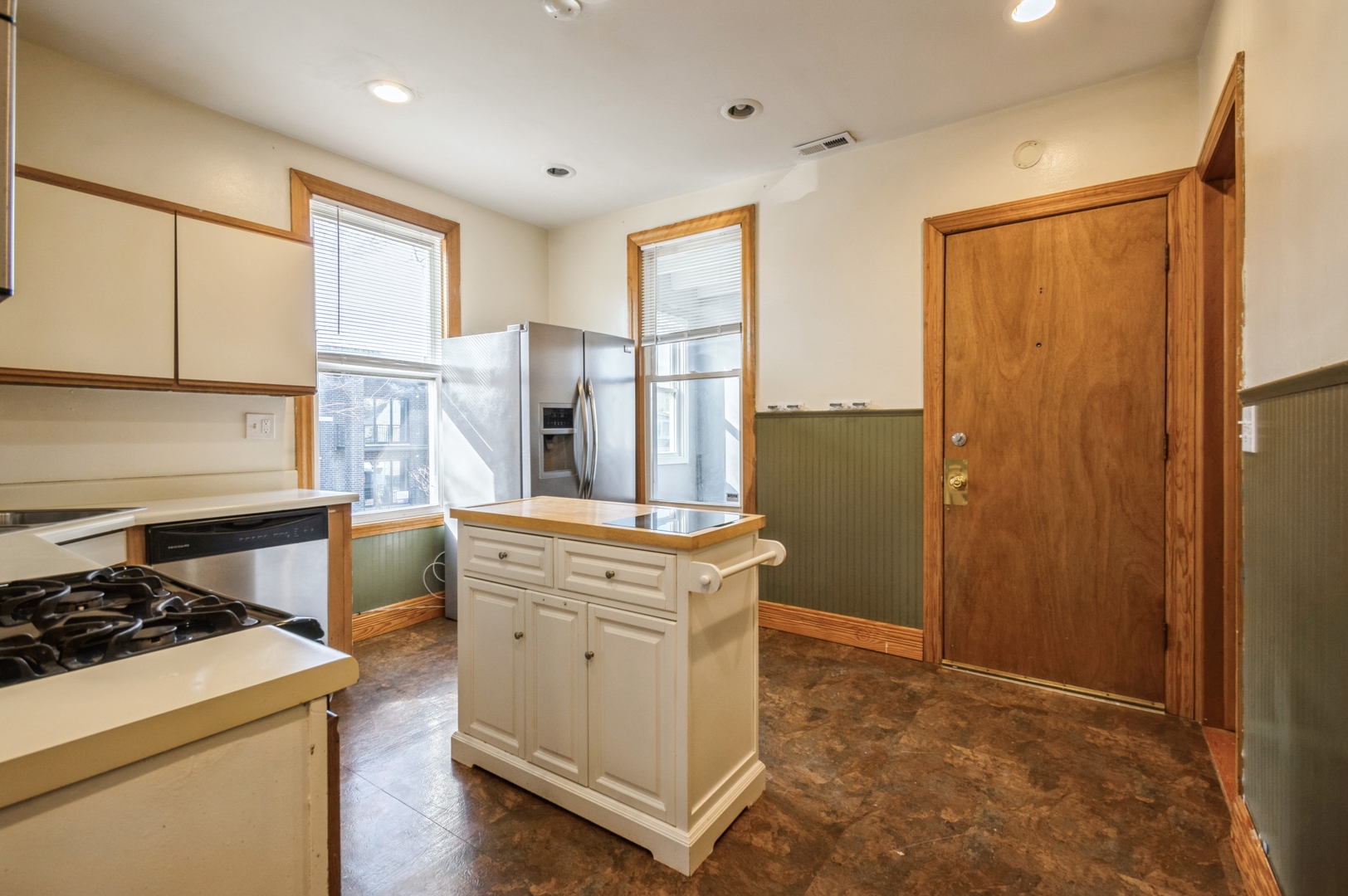 3400 N Keeler Avenue Unit: 2