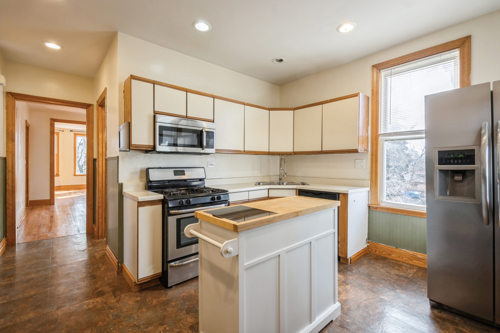 3400 N Keeler Avenue Unit: 2