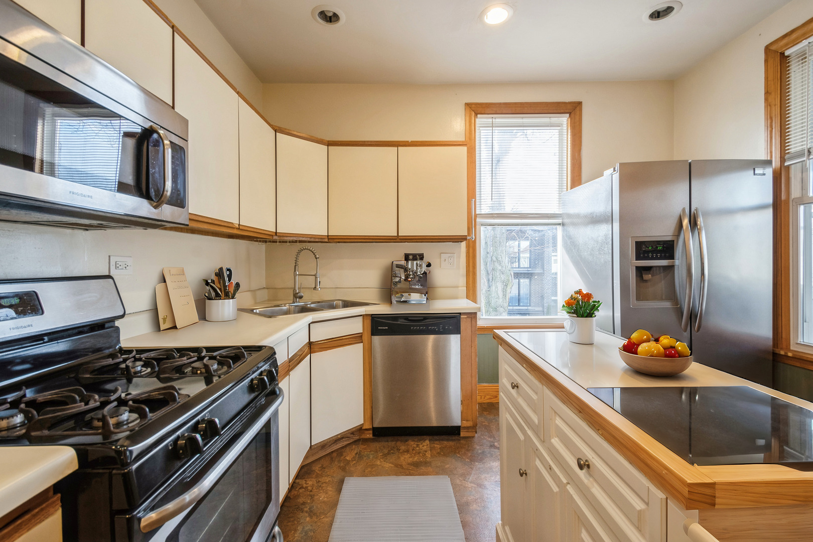 3400 N Keeler Avenue Unit: 2