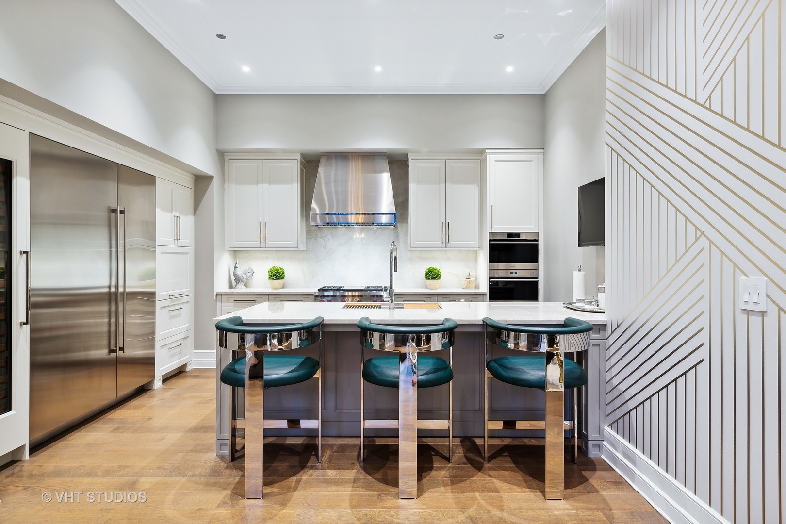 435 N Michigan Avenue Unit: 401