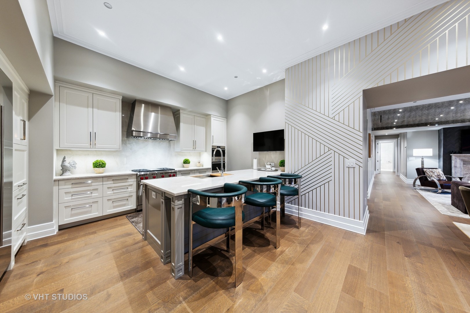 435 N Michigan Avenue Unit: 401