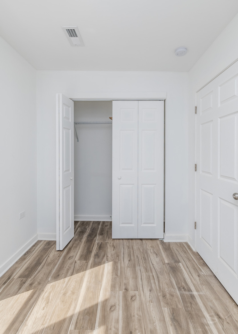 924 S springfield Avenue