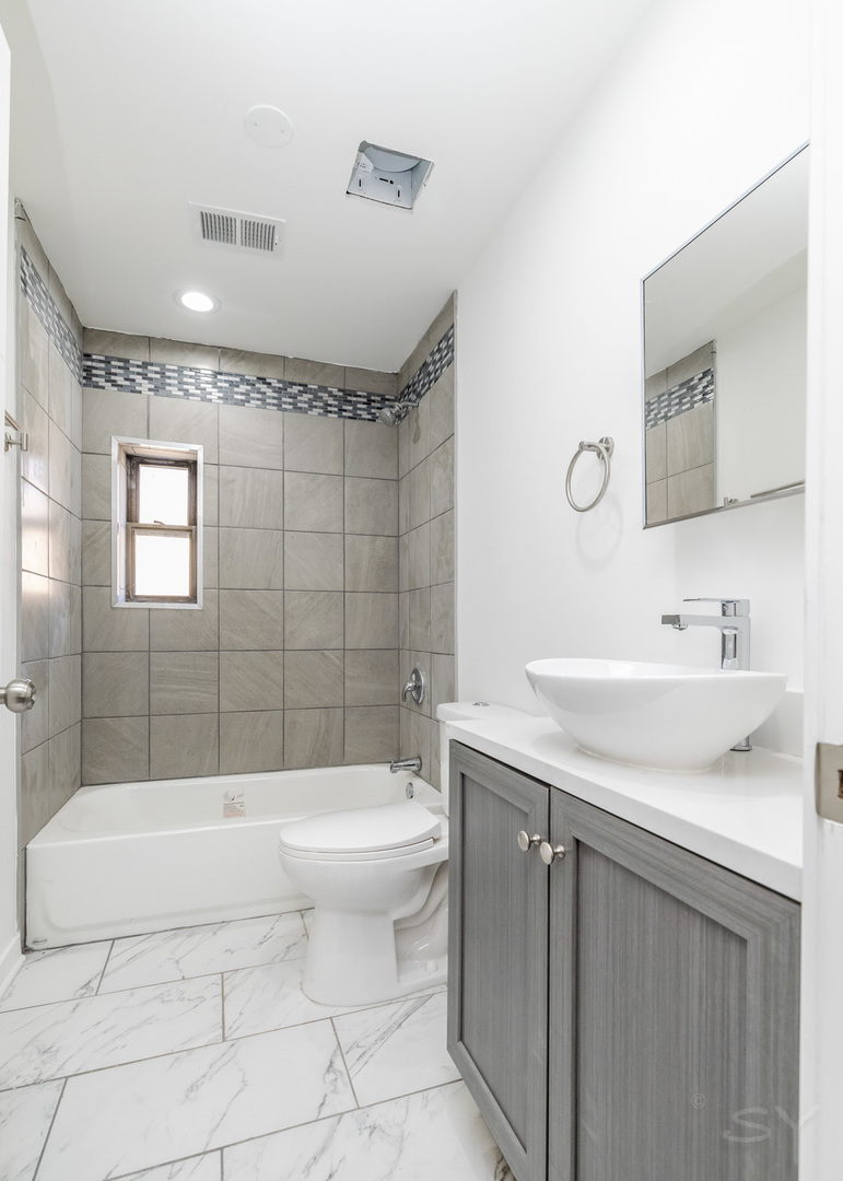 924 S springfield Avenue