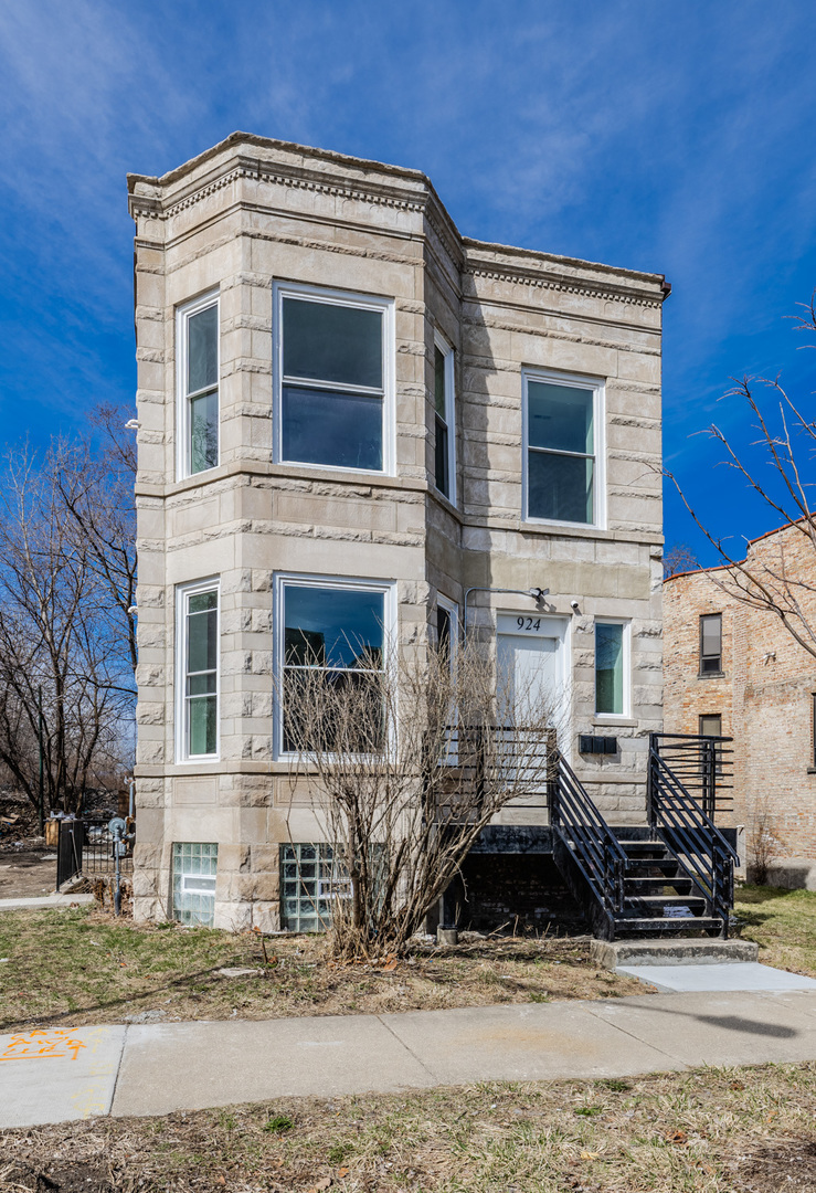 924 S springfield Avenue