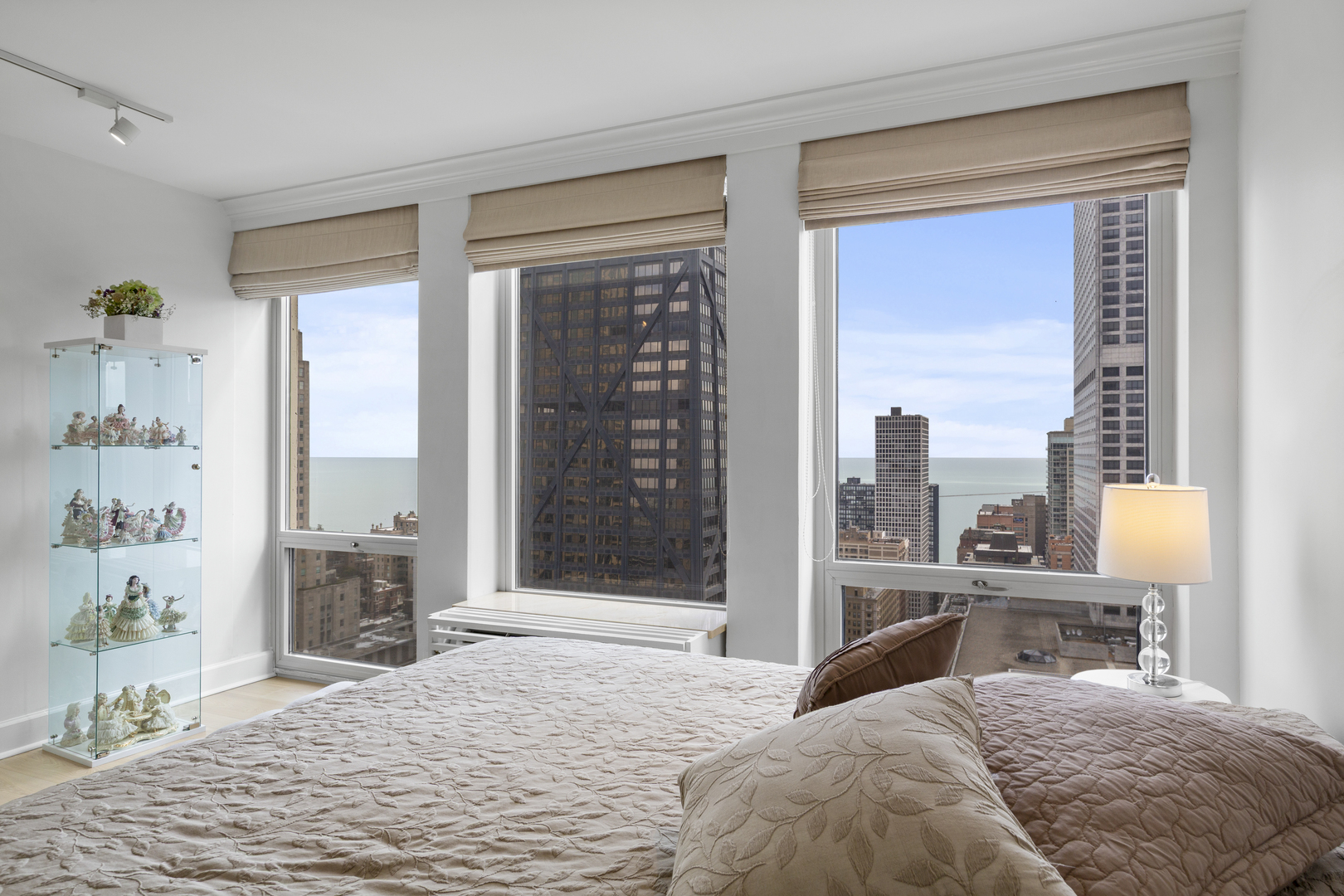 111 E Chestnut Street Unit: 38C
