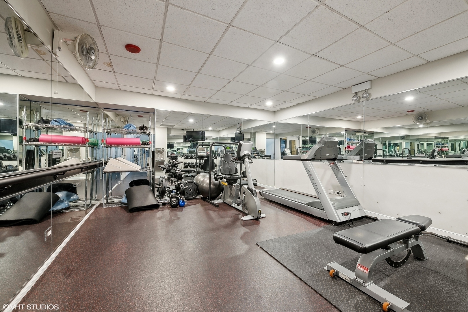 111 E Chestnut Street Unit: 38C