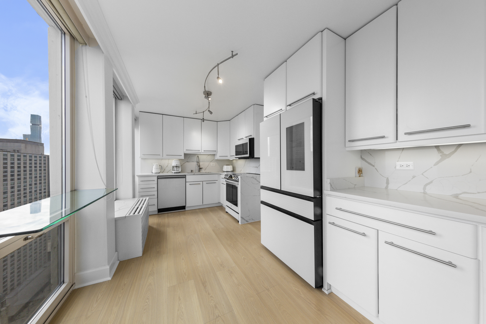 111 E Chestnut Street Unit: 38C