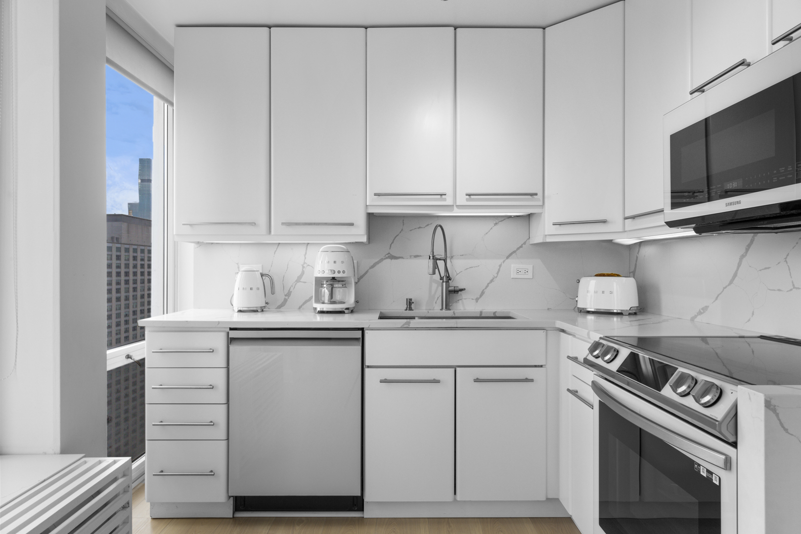 111 E Chestnut Street Unit: 38C