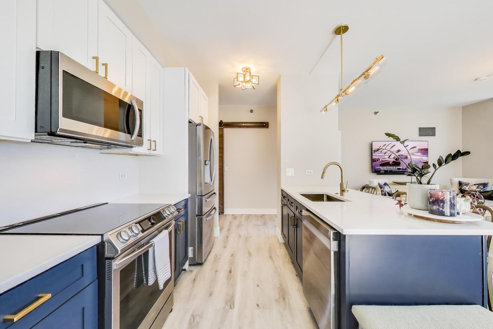 421 W Huron Street Unit: 504