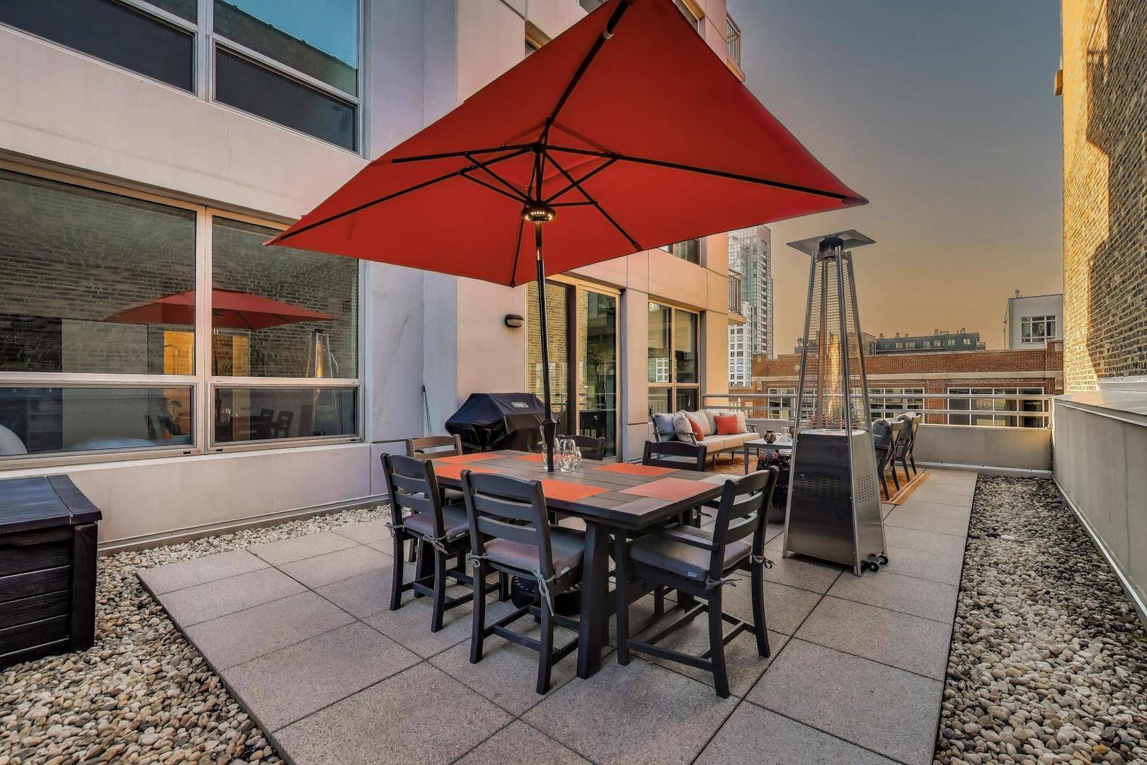421 W Huron Street Unit: 504