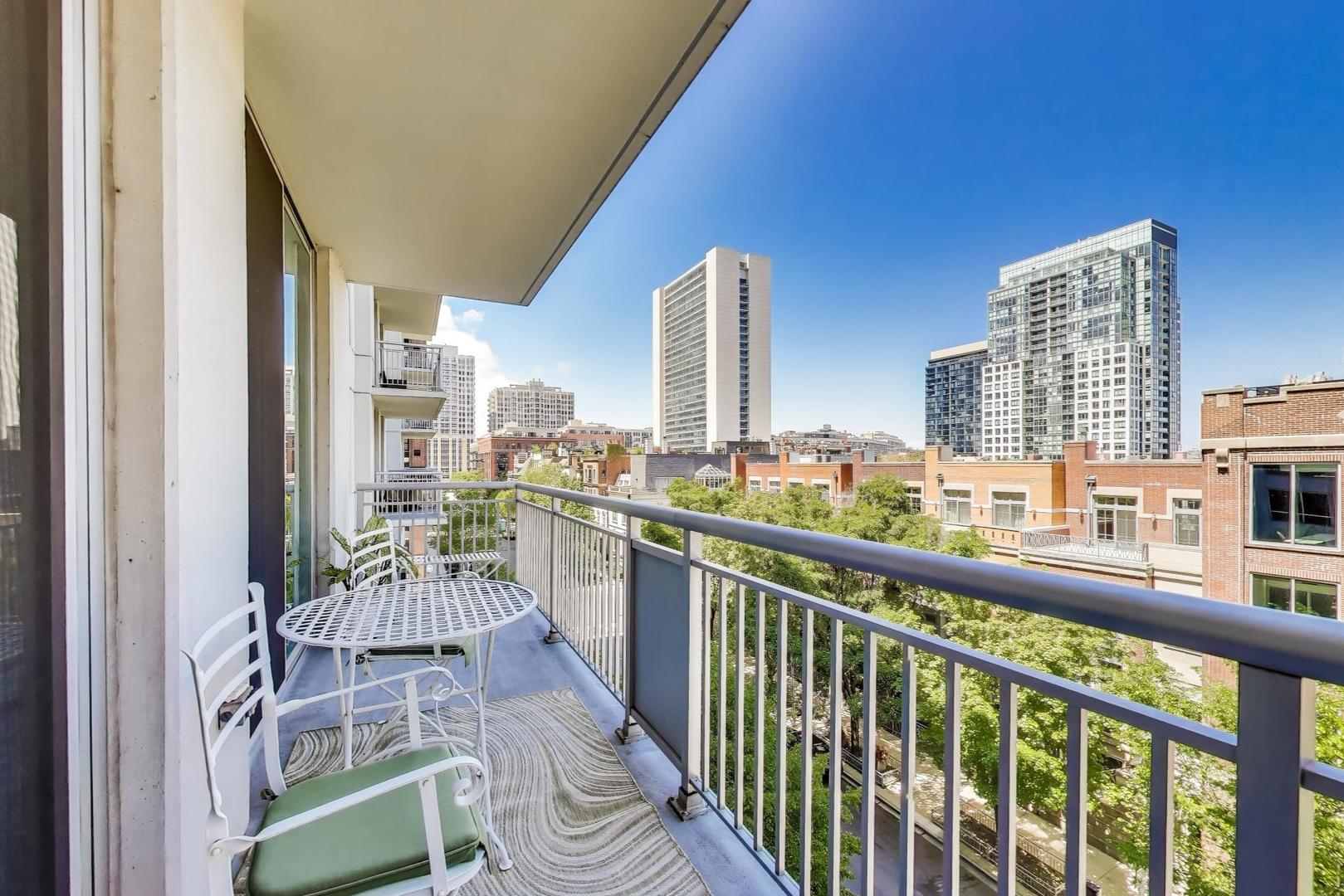 421 W Huron Street Unit: 504