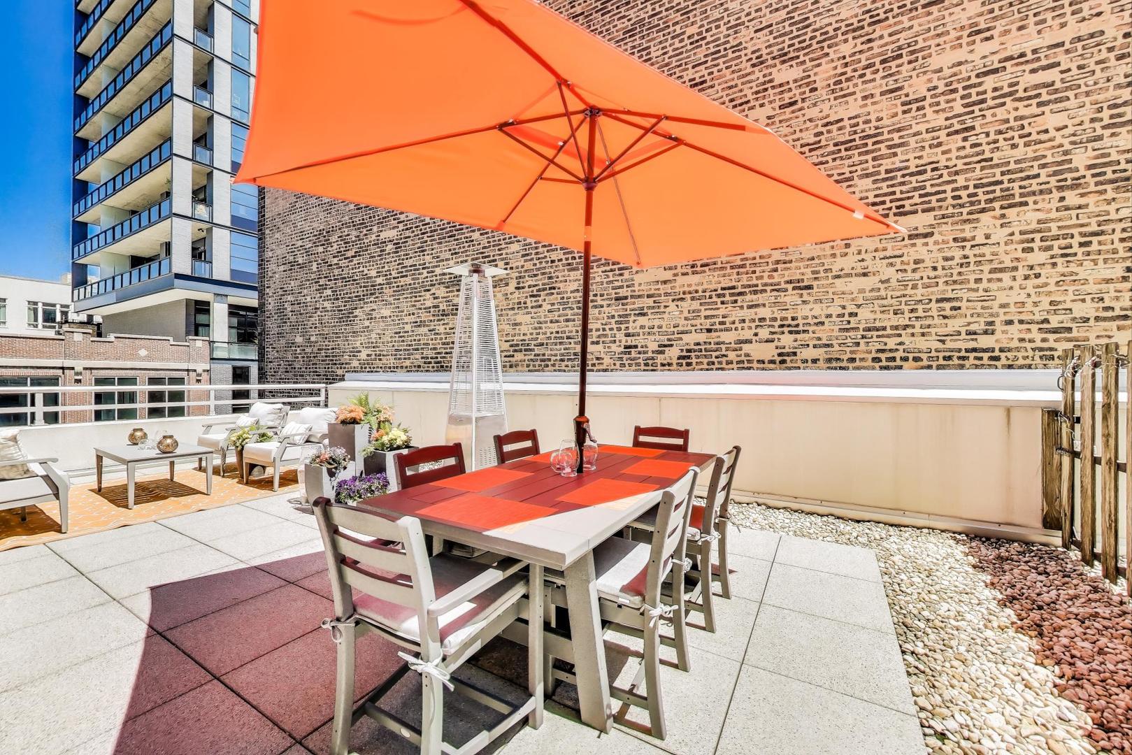 421 W Huron Street Unit: 504
