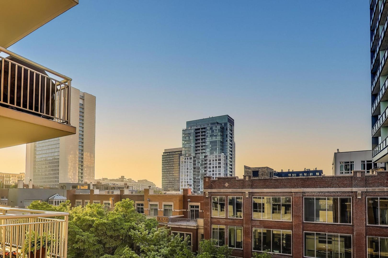 421 W Huron Street Unit: 504