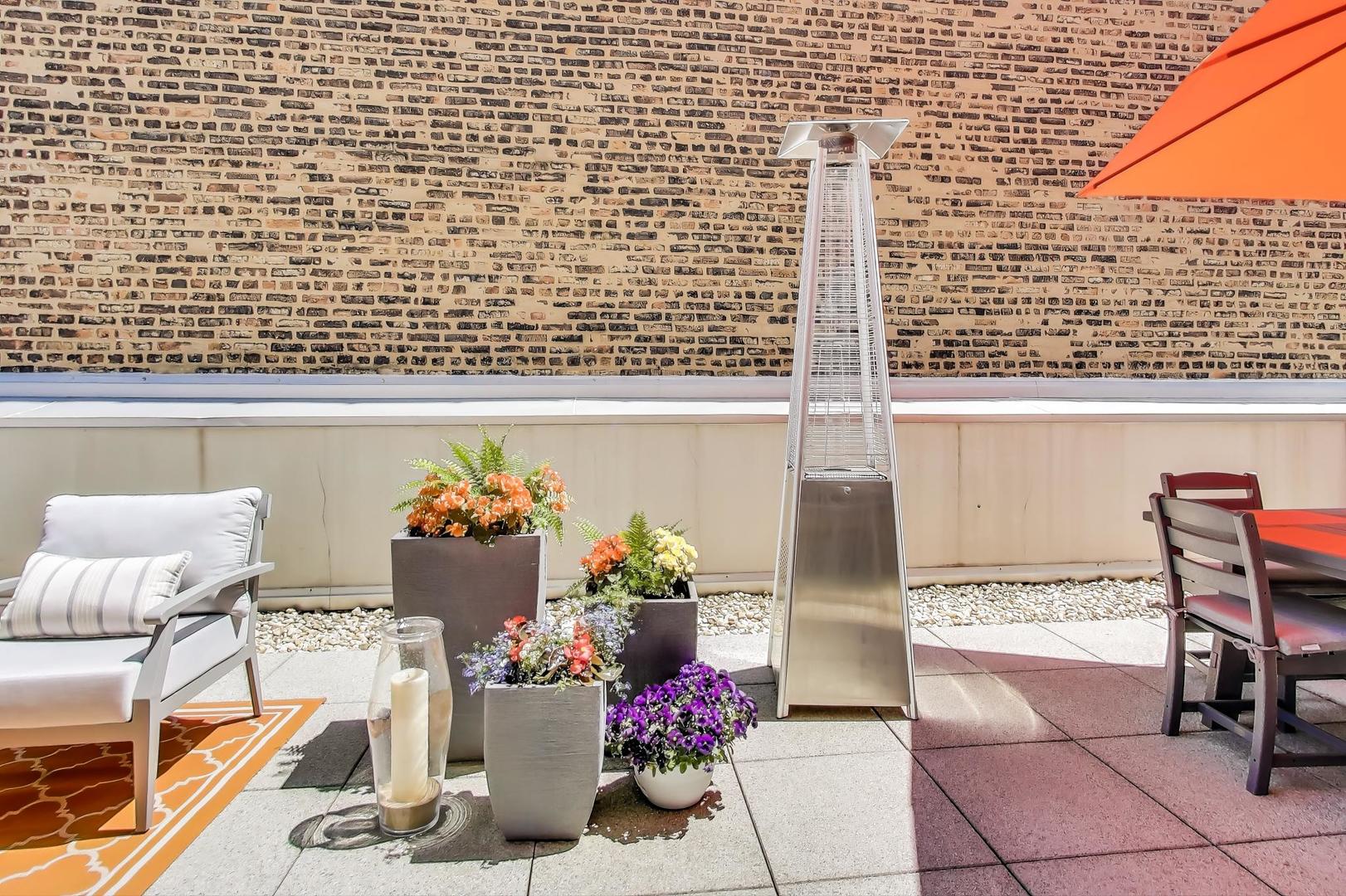 421 W Huron Street Unit: 504