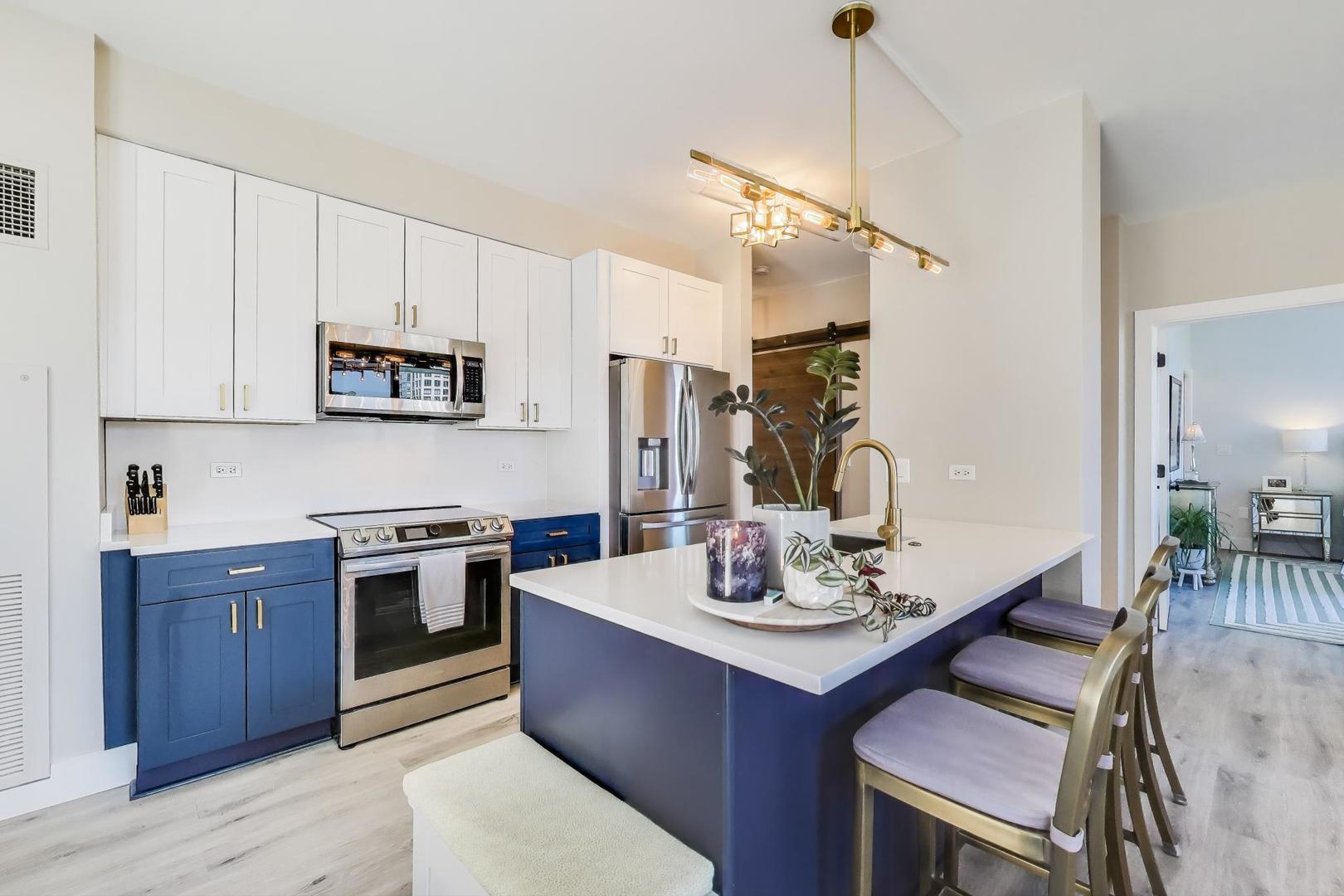 421 W Huron Street Unit: 504