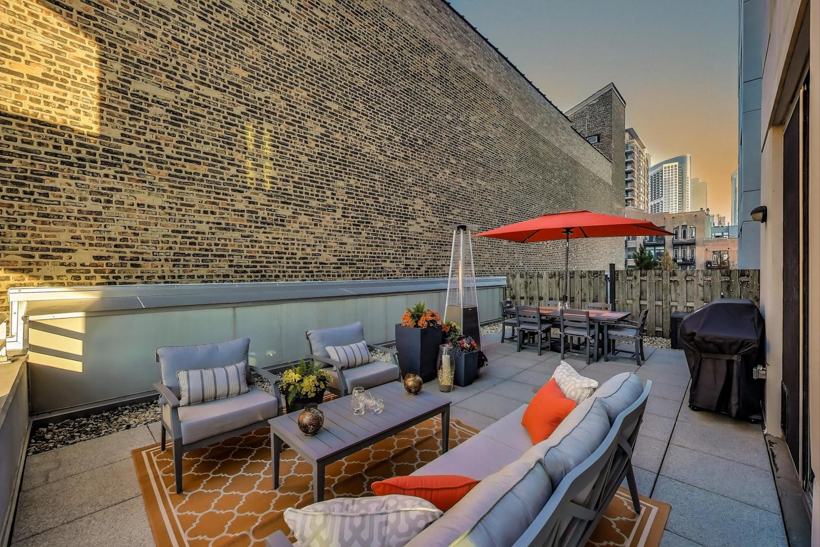 421 W Huron Street Unit: 504