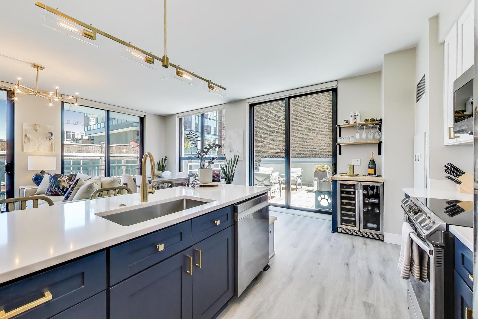 421 W Huron Street Unit: 504