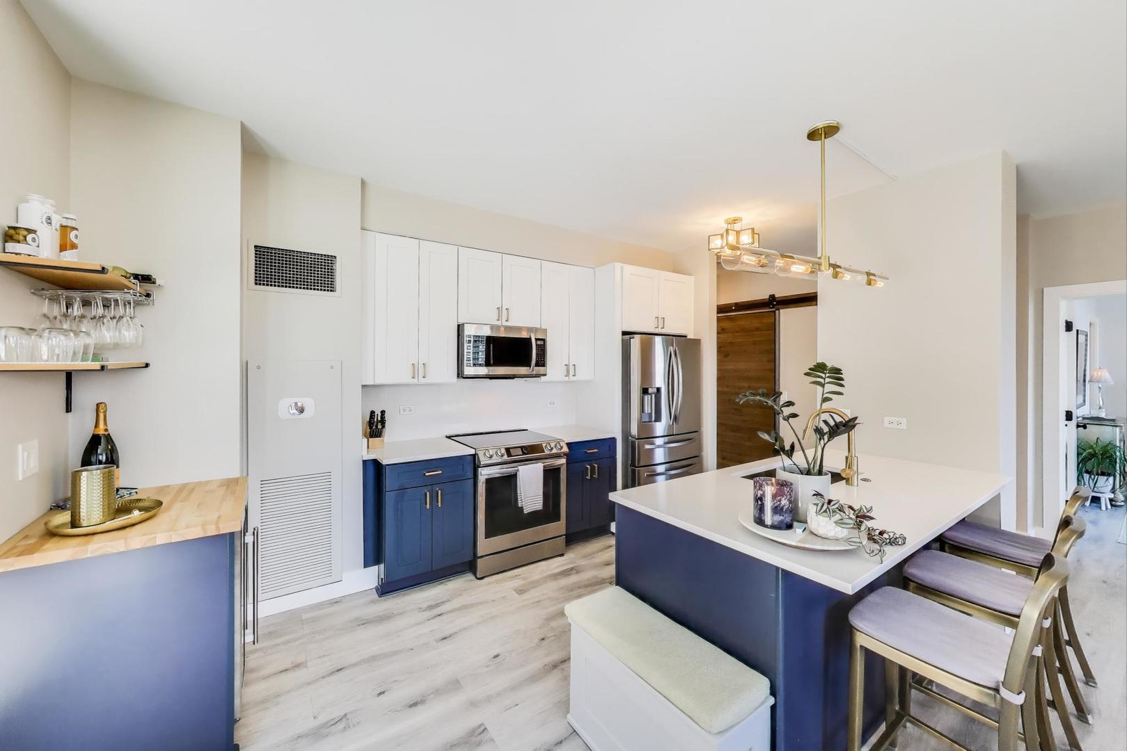 421 W Huron Street Unit: 504