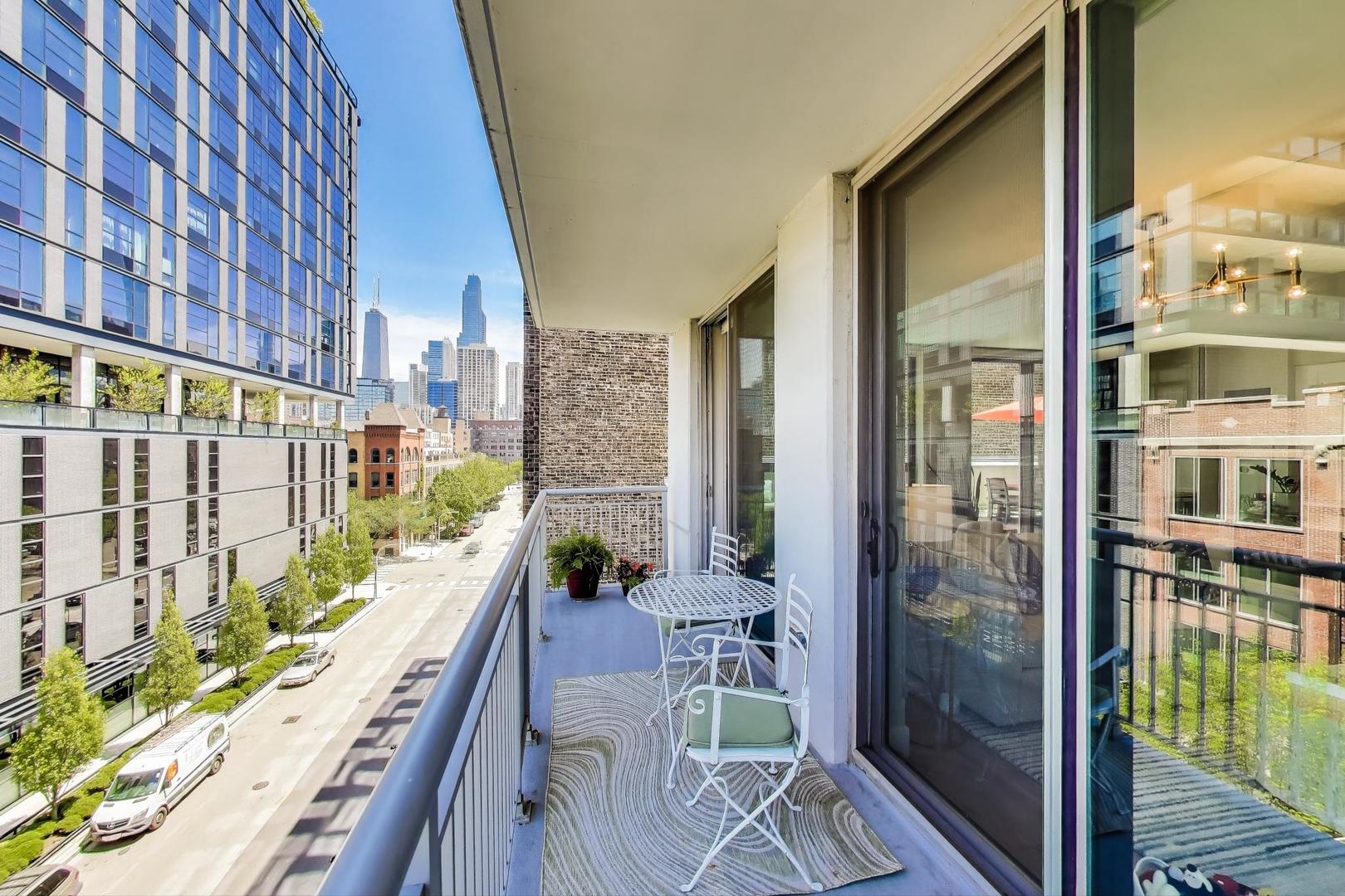 421 W Huron Street Unit: 504