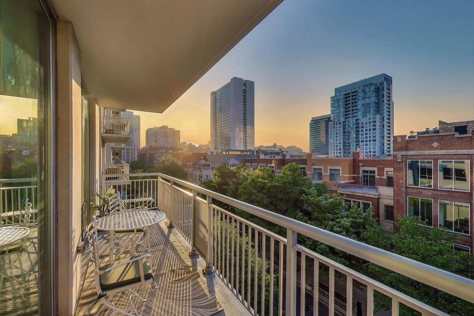 421 W Huron Street Unit: 504