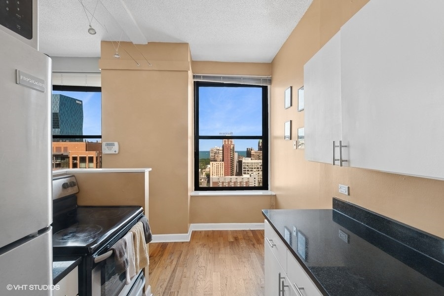 600 S Dearborn Street Unit: 1704