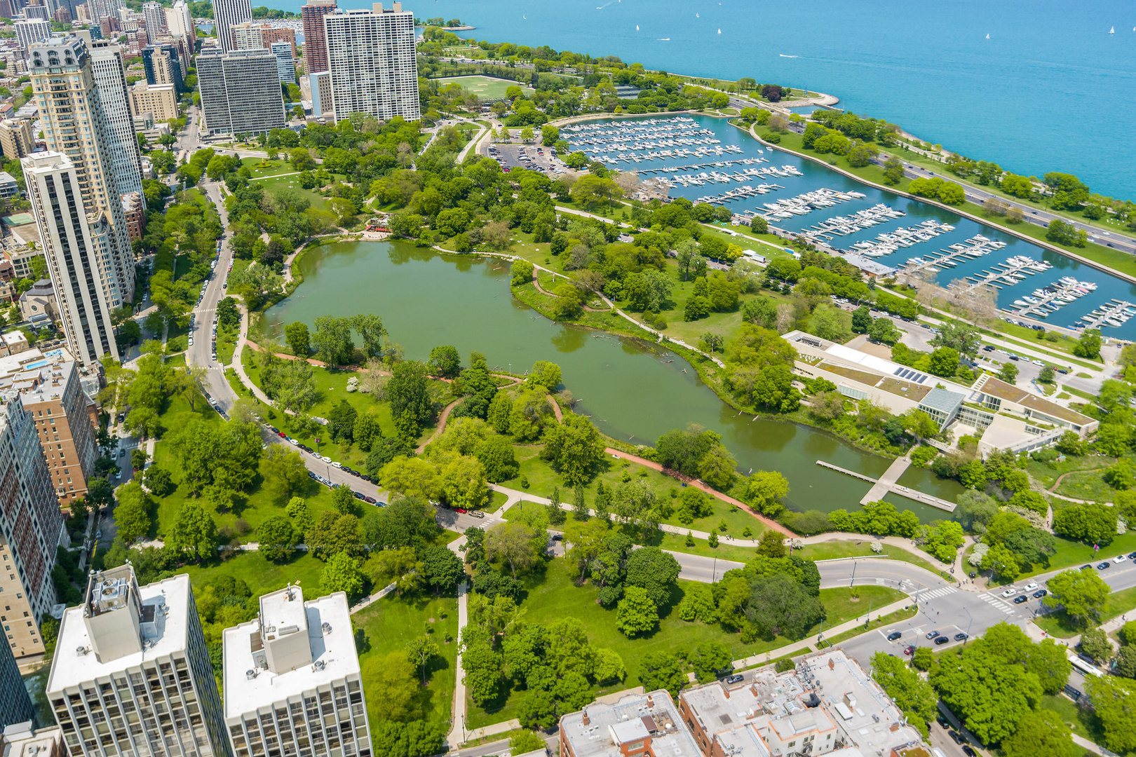345 W Fullerton Parkway Unit: 402