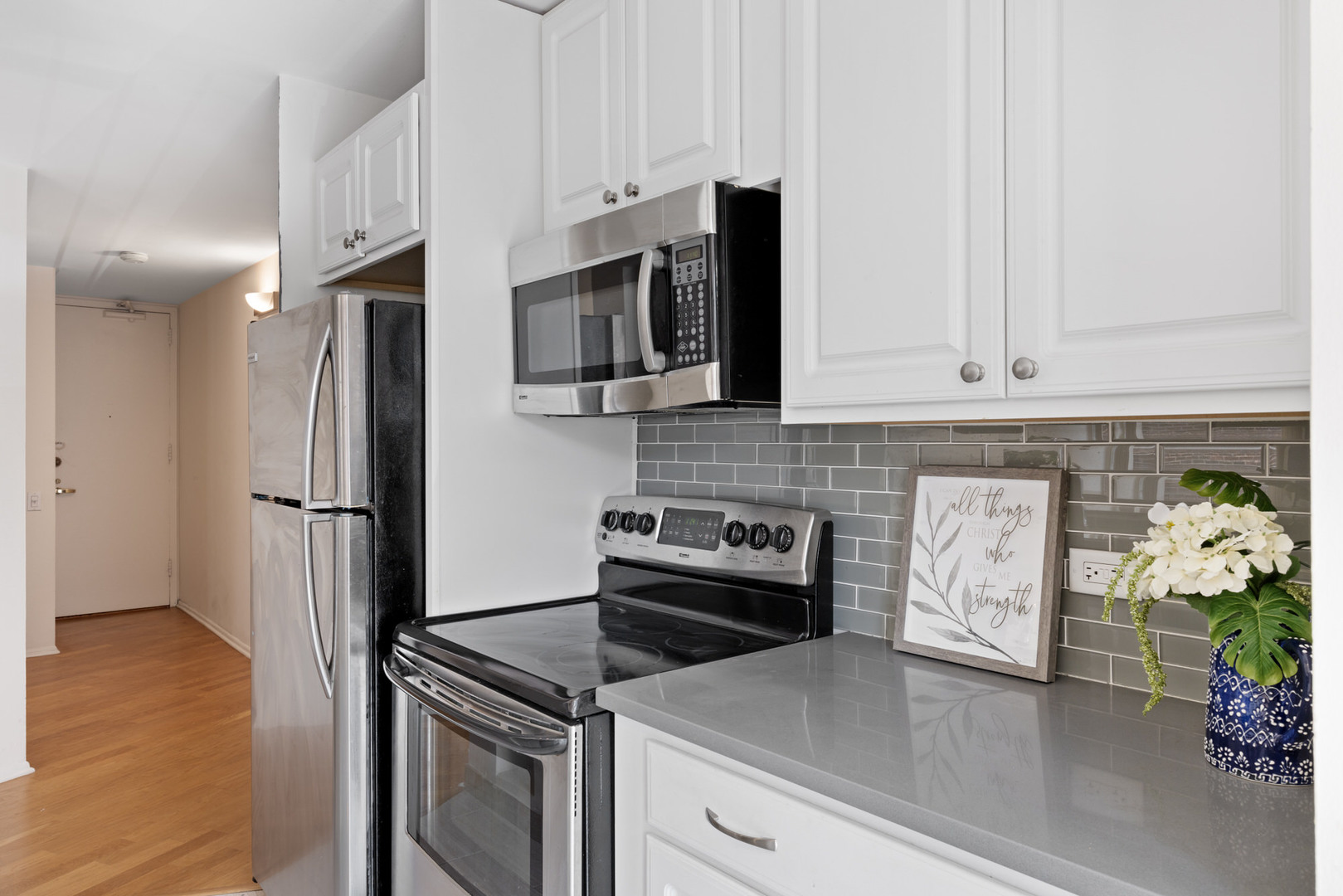345 W Fullerton Parkway Unit: 402