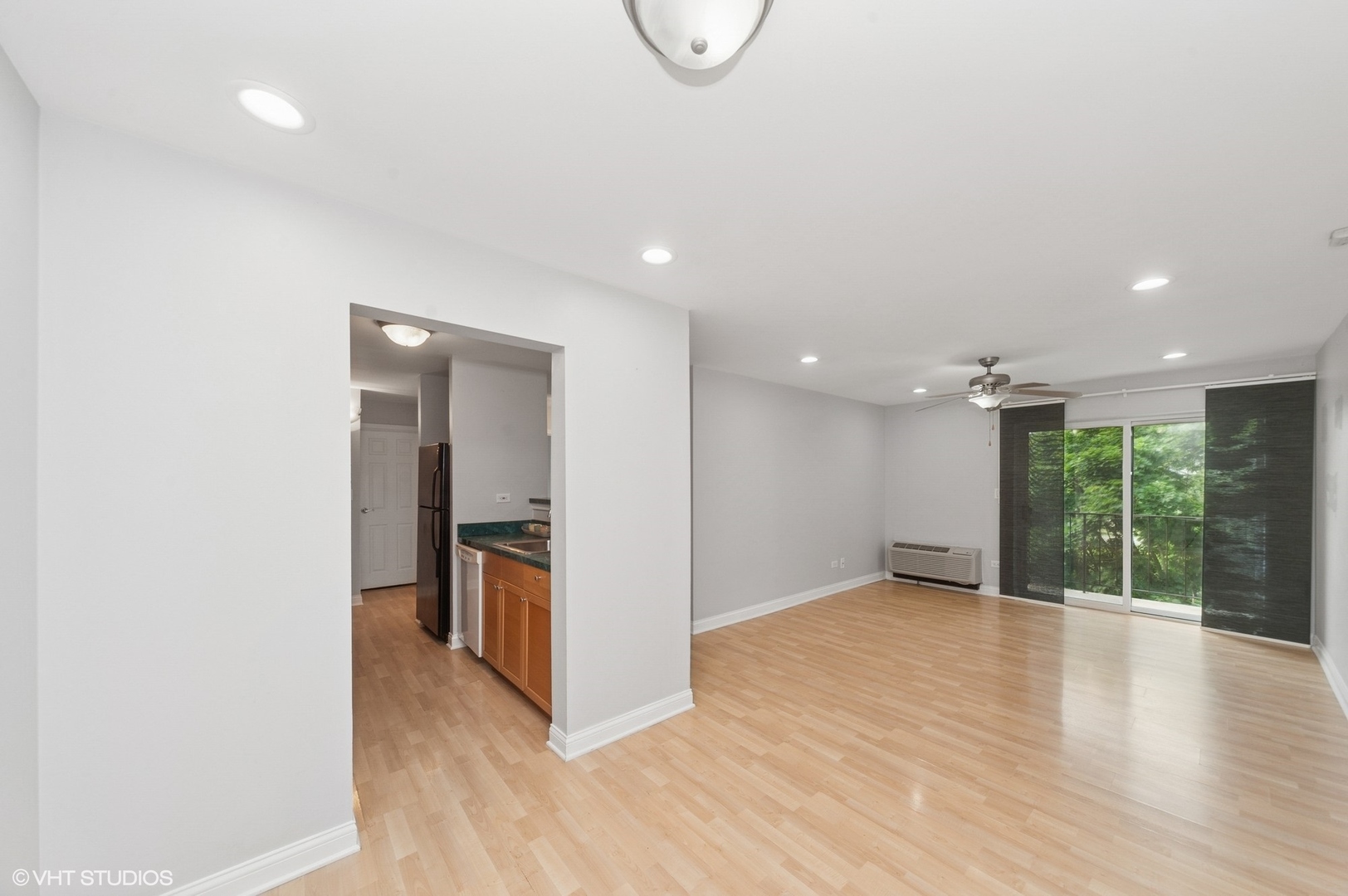 5600 ASTOR Lane Unit: 301