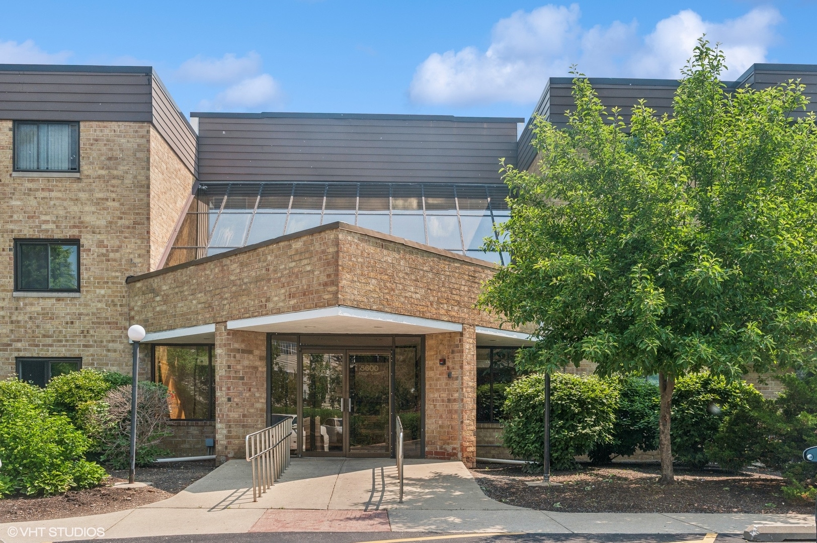 5600 ASTOR Lane Unit: 301