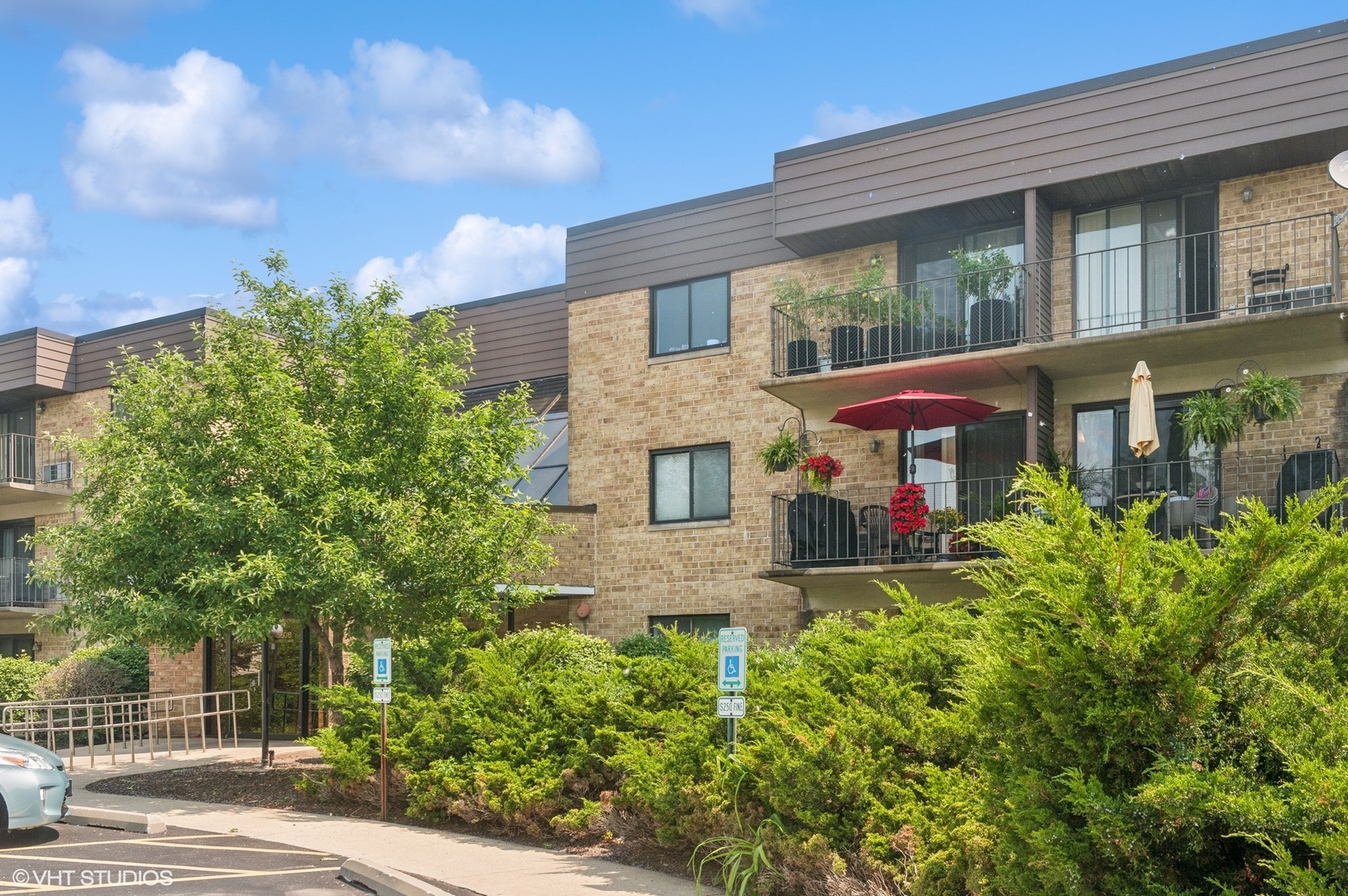 5600 ASTOR Lane Unit: 301