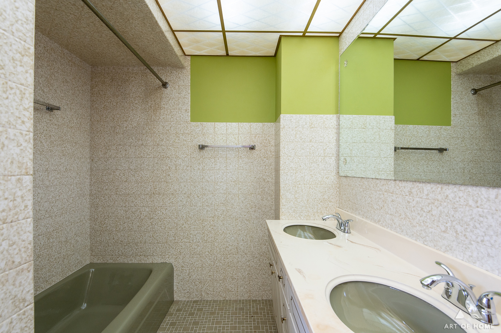 9301 Mcvicker Avenue