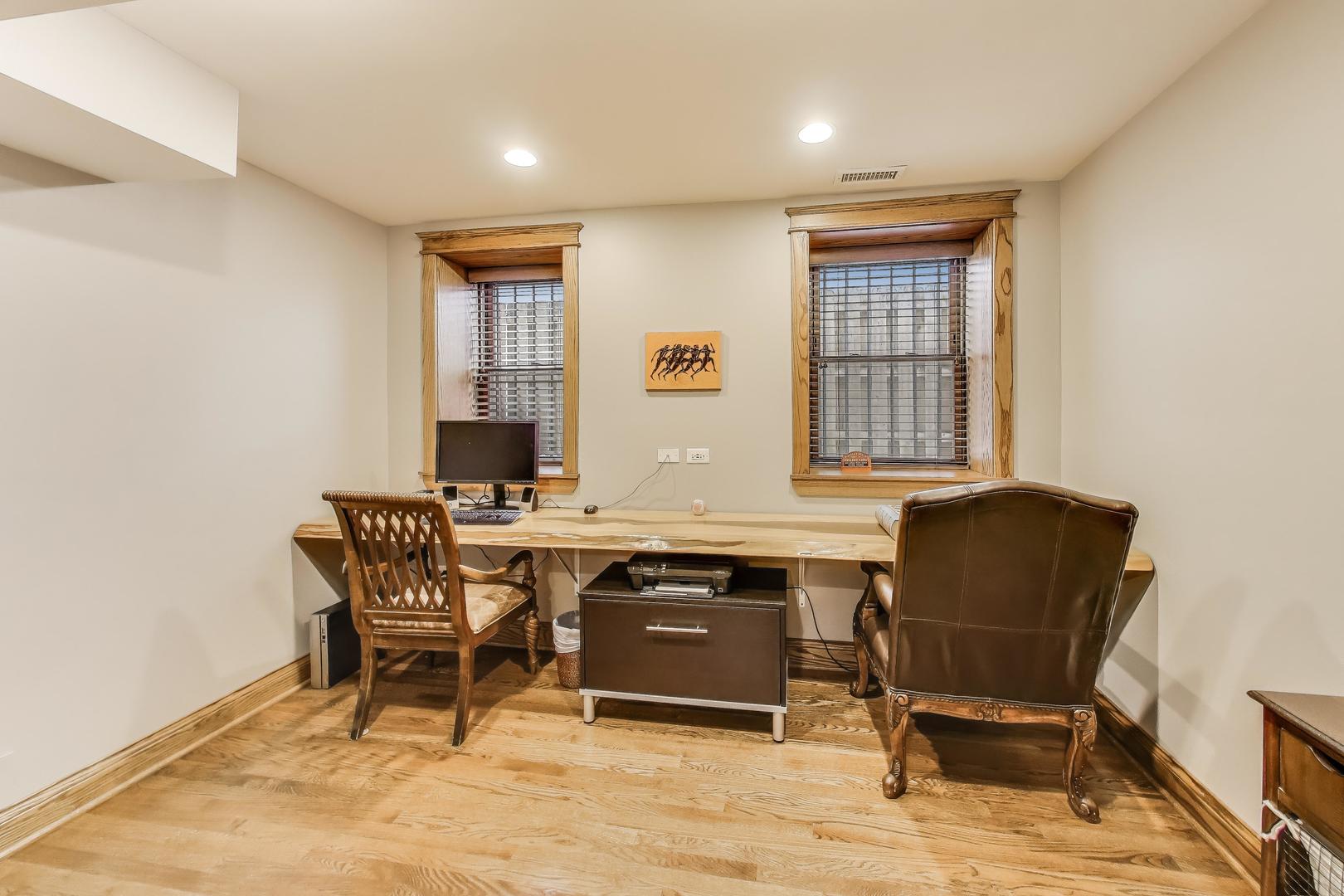 2333 N Spaulding Avenue