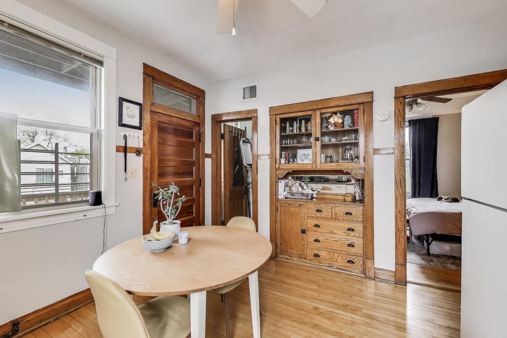 2333 N Spaulding Avenue