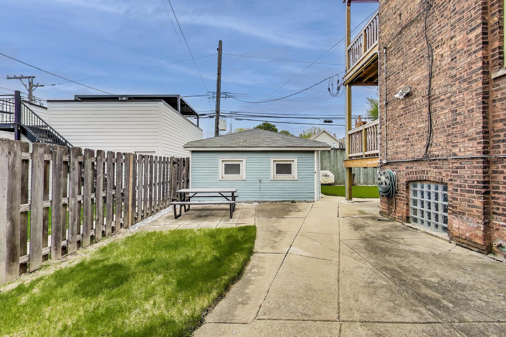 2333 N Spaulding Avenue