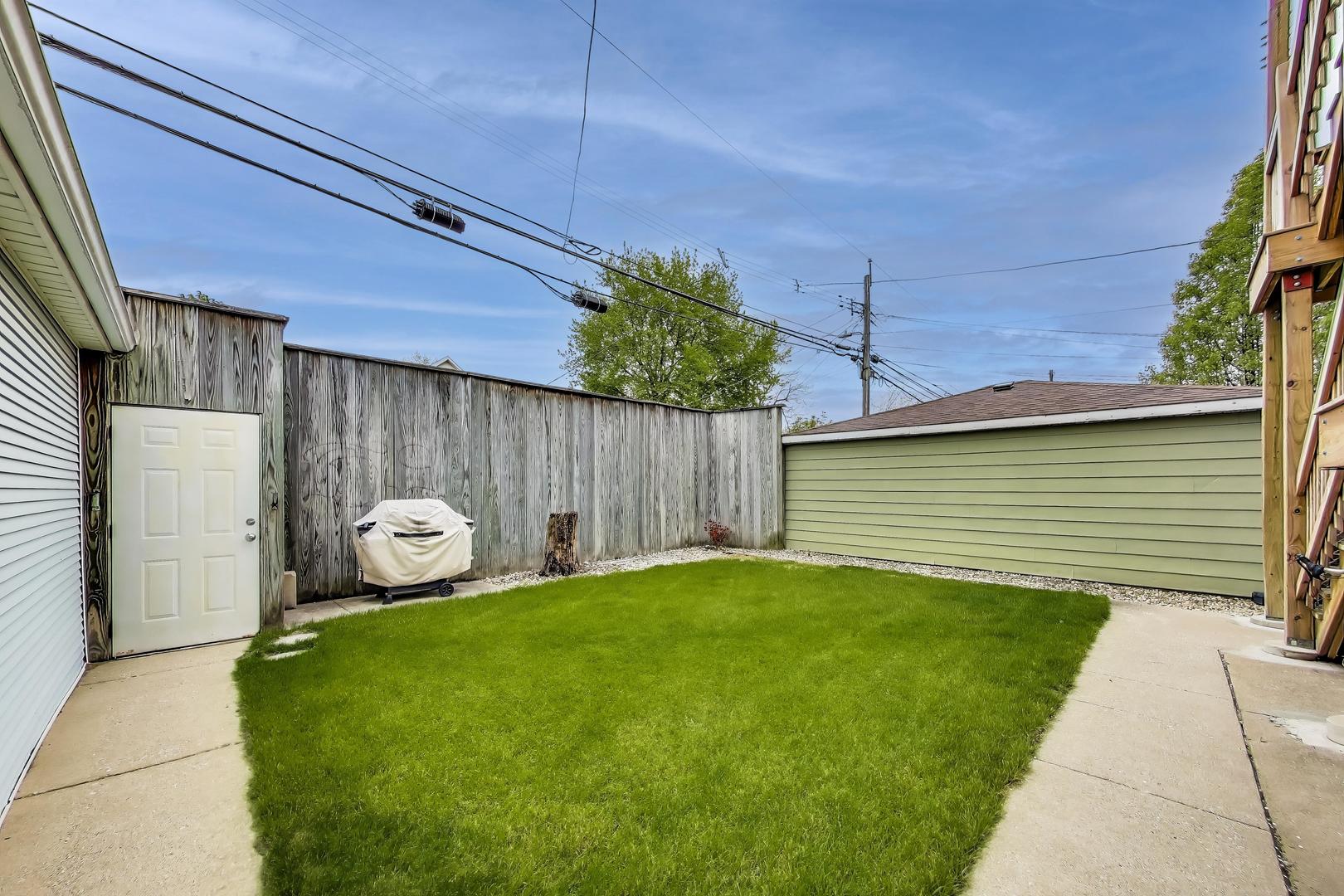 2333 N Spaulding Avenue