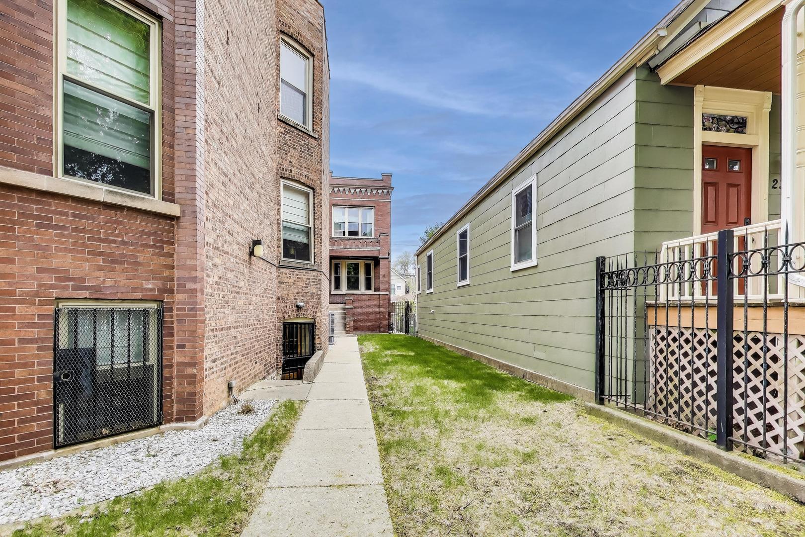 2333 N Spaulding Avenue