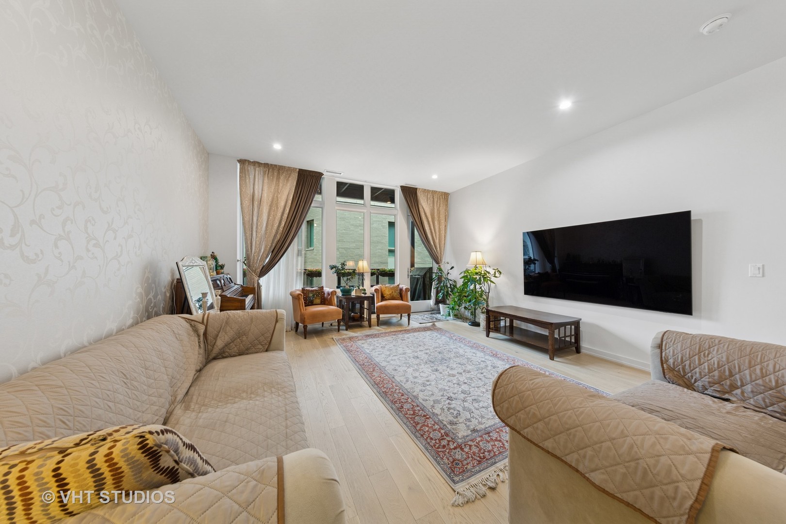 2773 N Hampden Court Unit: 404