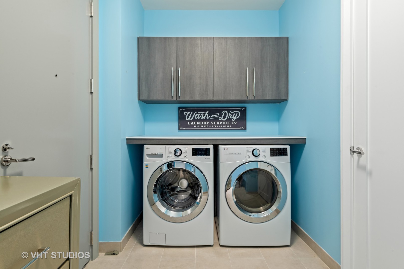 435 N Michigan Avenue Unit: 401