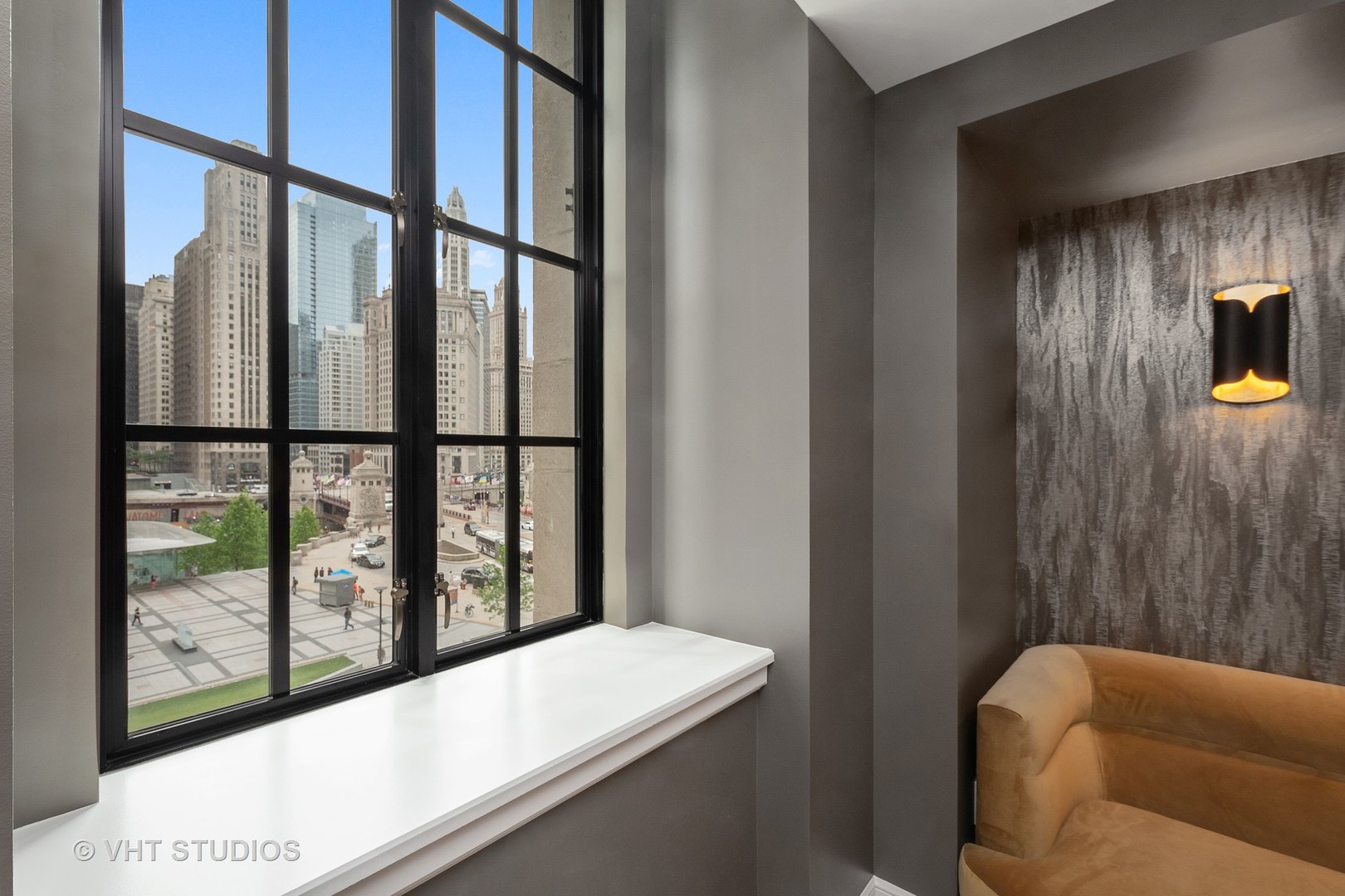435 N Michigan Avenue Unit: 401