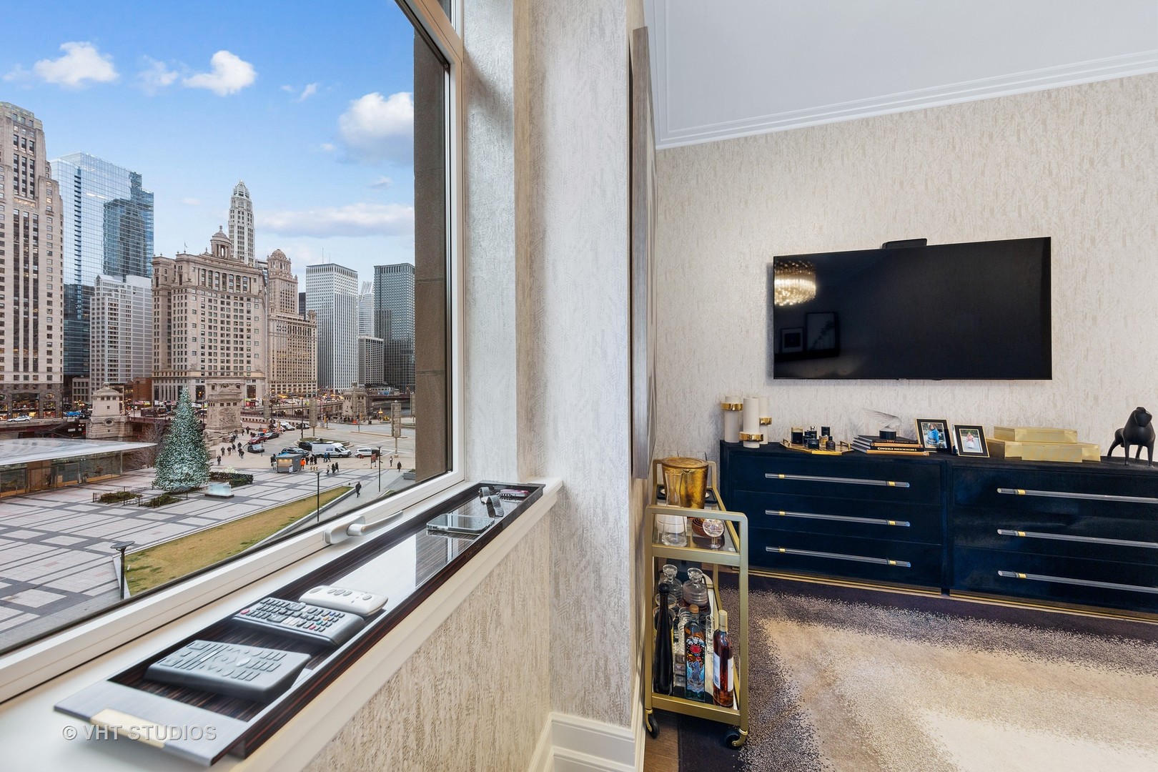 435 N Michigan Avenue Unit: 401