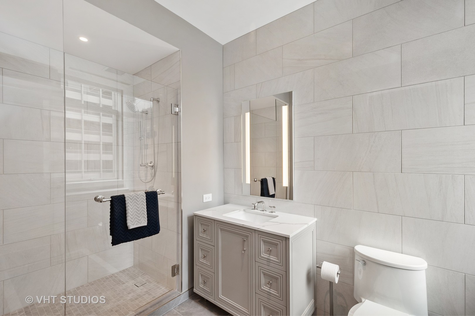 435 N Michigan Avenue Unit: 401