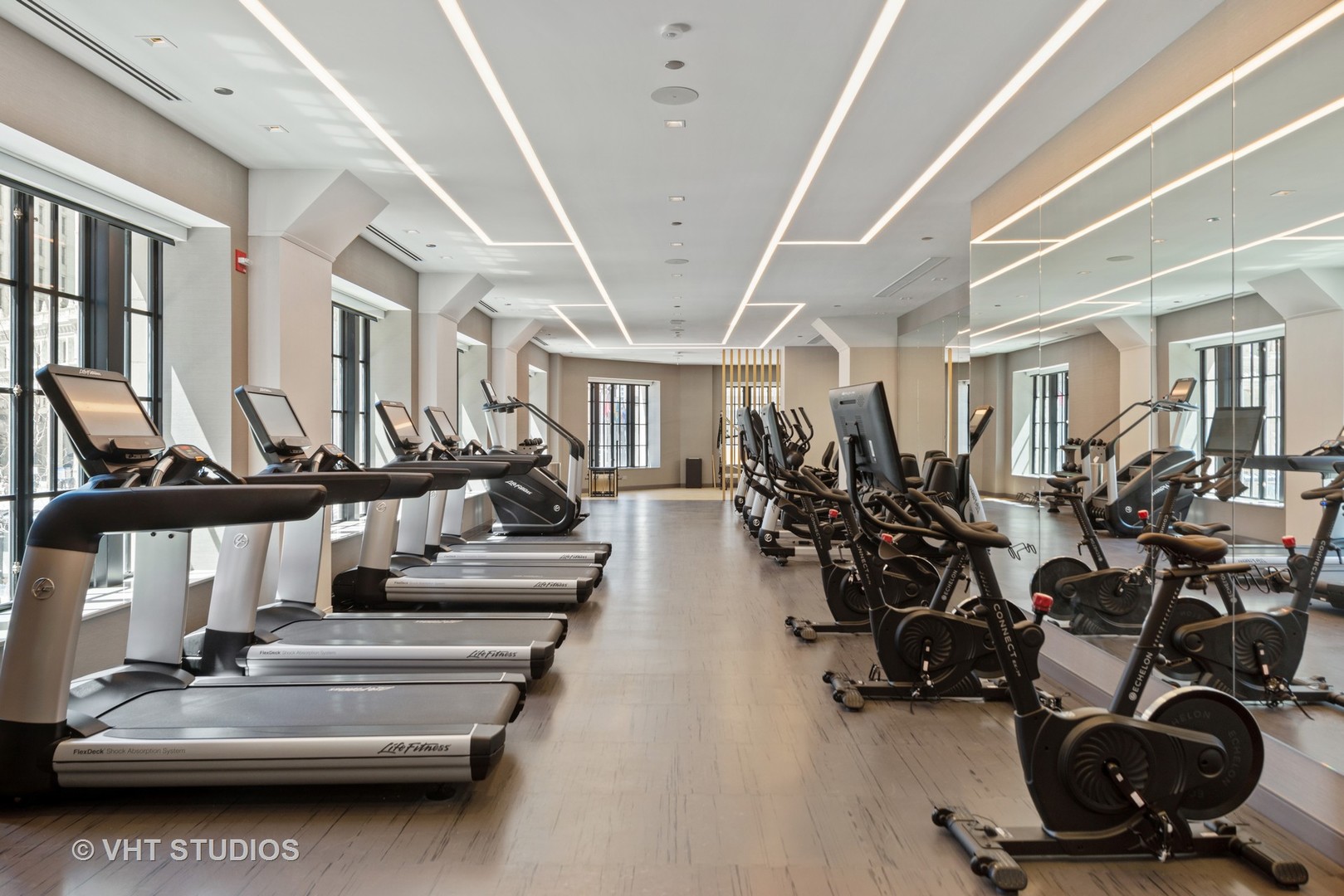 435 N Michigan Avenue Unit: 401