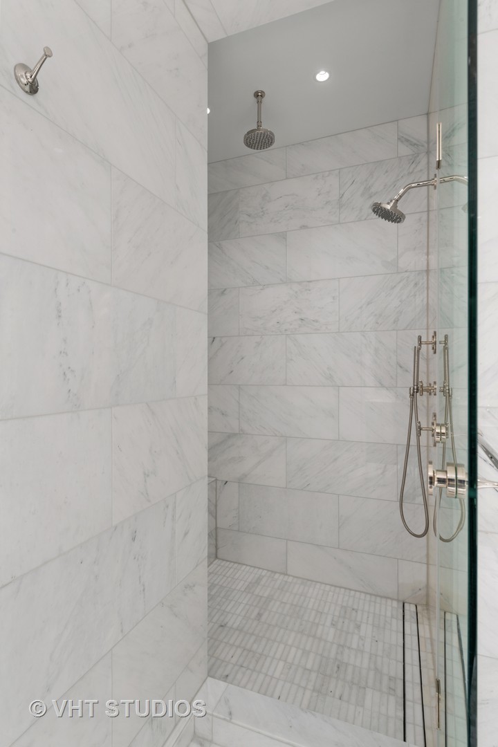 435 N Michigan Avenue Unit: 401