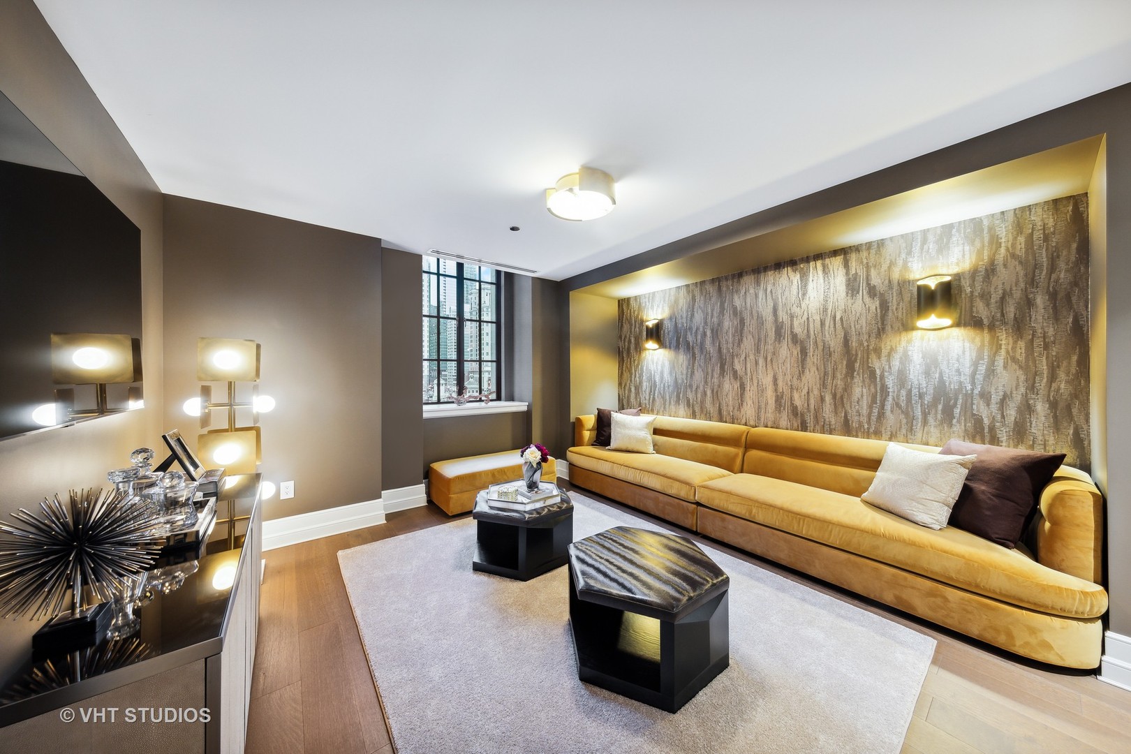 435 N Michigan Avenue Unit: 401