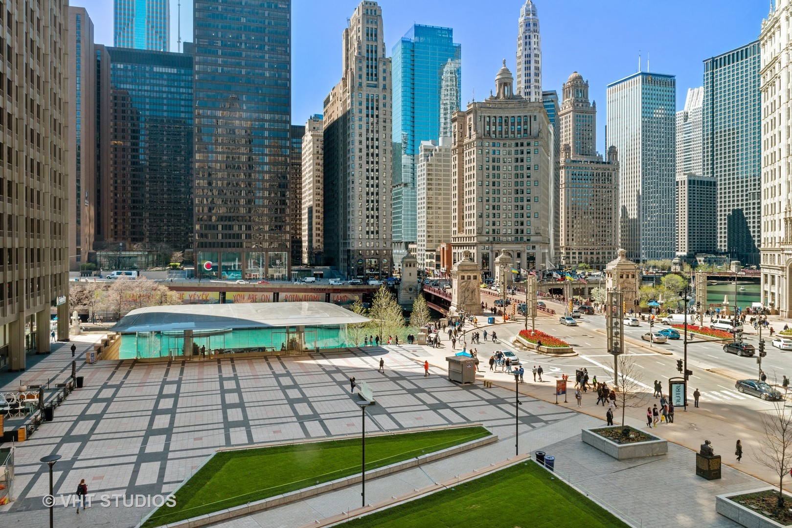 435 N Michigan Avenue Unit: 401