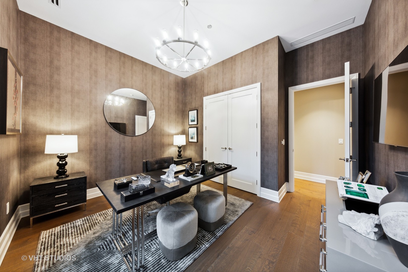 435 N Michigan Avenue Unit: 401