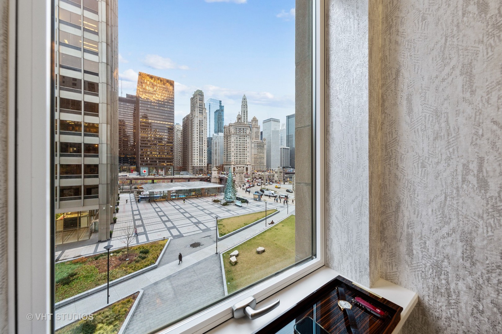 435 N Michigan Avenue Unit: 401