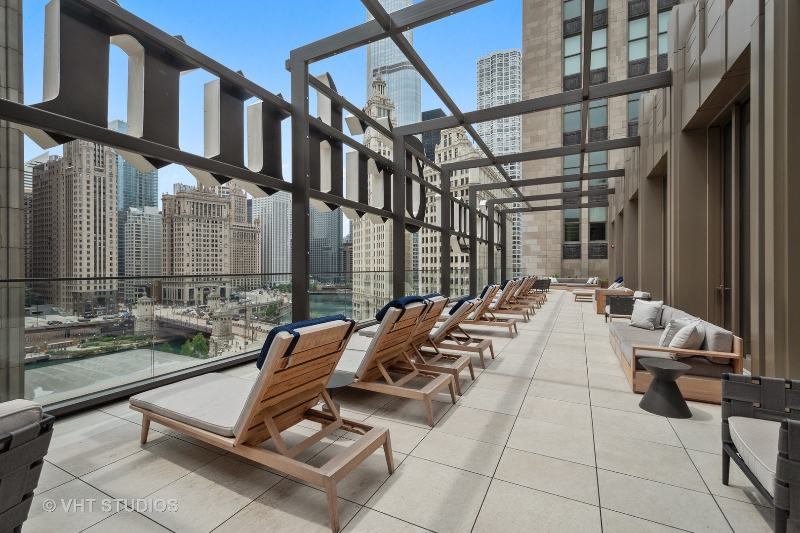 435 N Michigan Avenue Unit: 401
