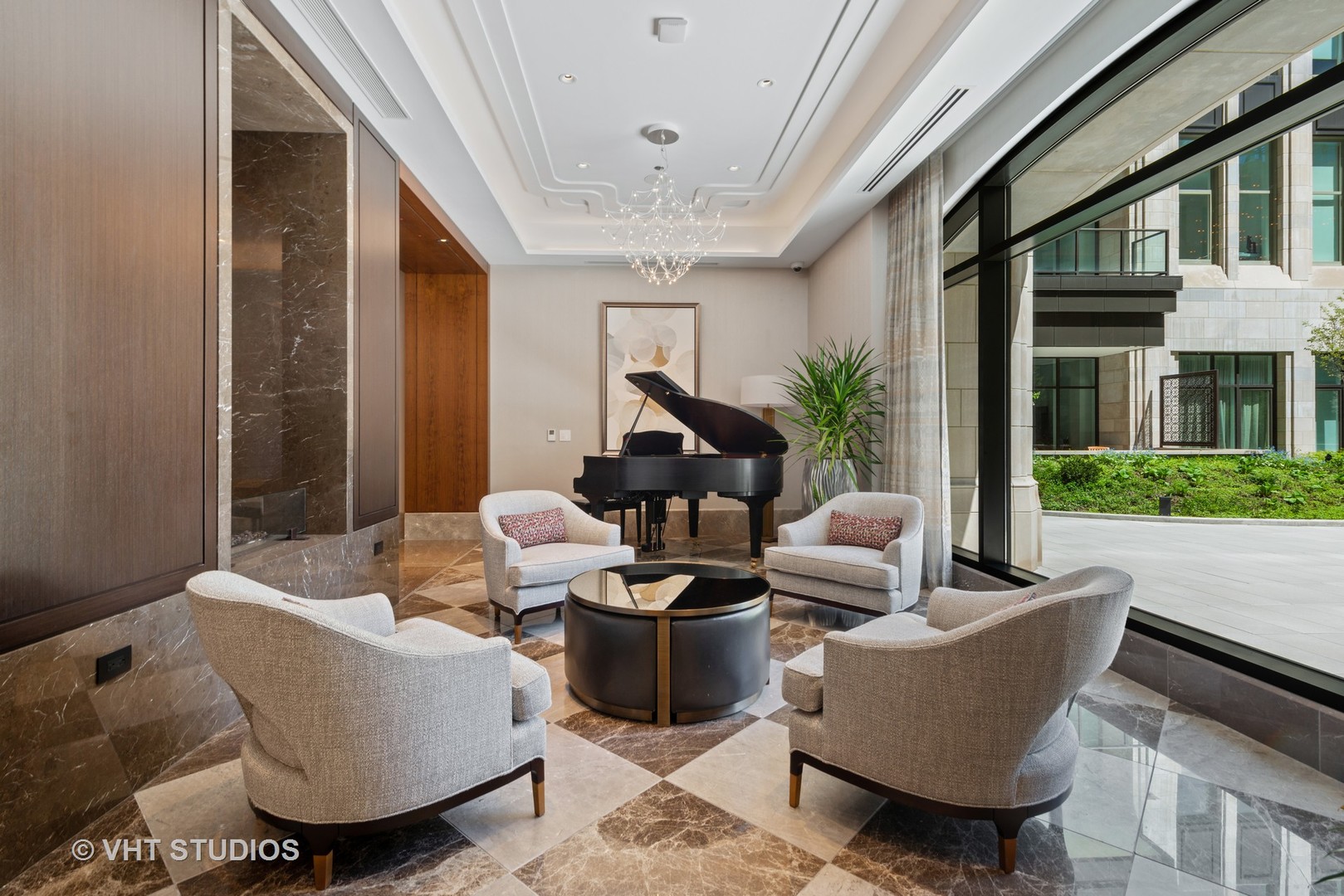 435 N Michigan Avenue Unit: 401